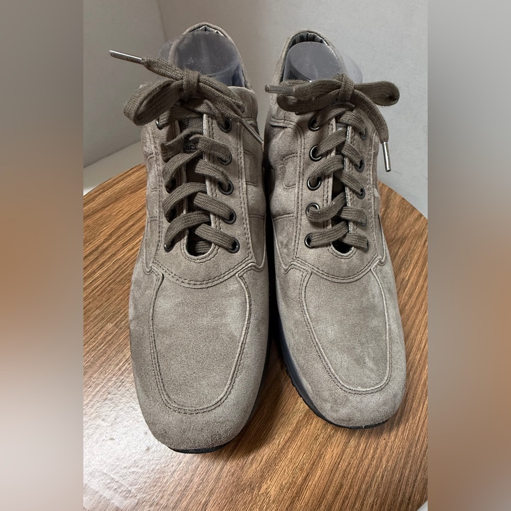 Hogan Women’s Light Solid Grey Low Top Interactive LaceUp Trainer Sneakers